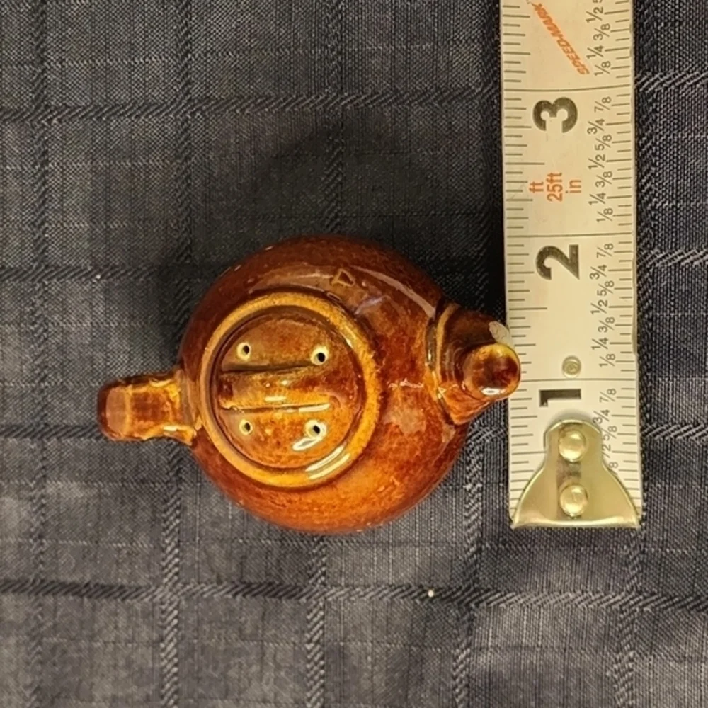 Vintage Brown Teapot Salt‎ And Pepper Shakers
